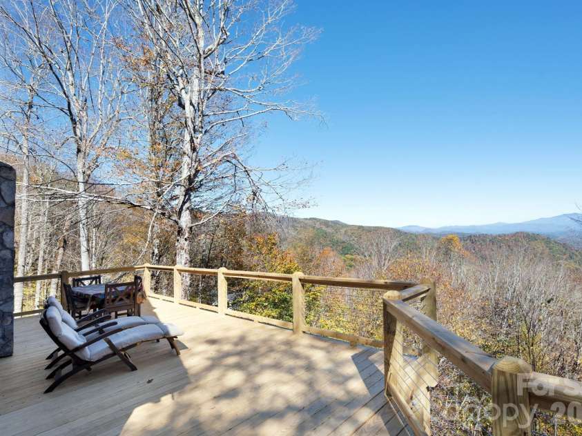 481 Overlook Drive, Mars Hill, NC 28754.  MLS# CAR4313425, YatesRealty ID 17559. 