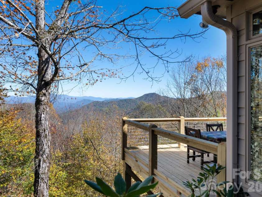 481 Overlook Drive, Mars Hill, NC 28754.  MLS# CAR4313425, YatesRealty ID 17559. 