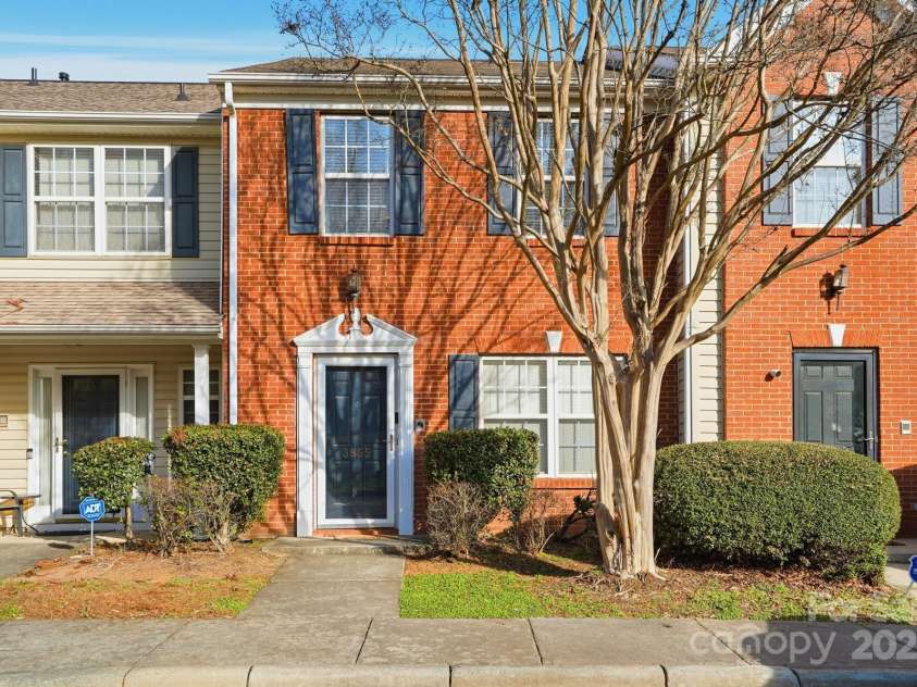 3855 Glenlea Commons Drive, Charlotte, NC 28216.  MLS# CAR4332269, YatesRealty ID 1756. 