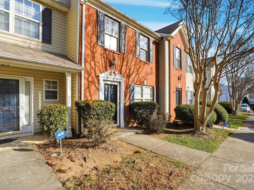 3855 Glenlea Commons Drive, Charlotte, NC 28216.  MLS# CAR4332269, YatesRealty ID 1756. 