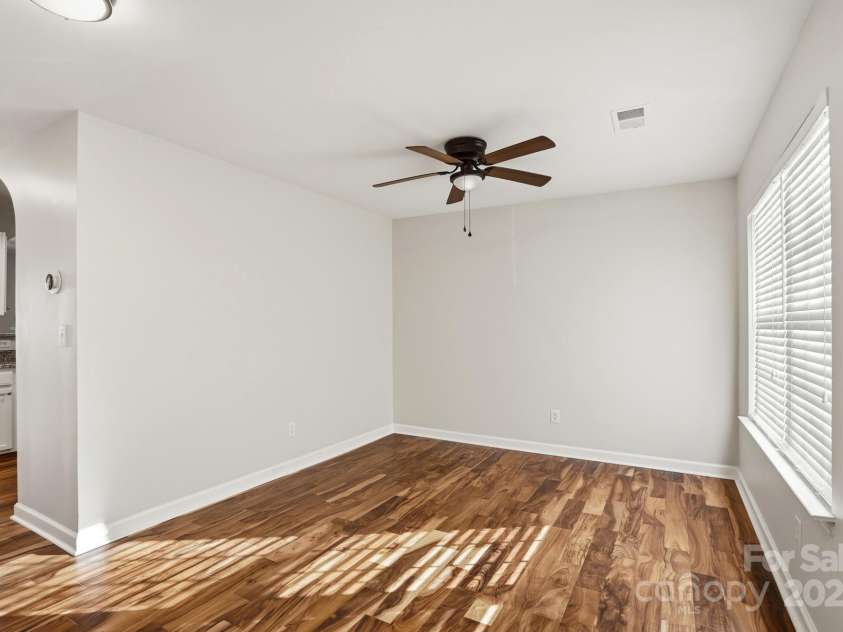 3855 Glenlea Commons Drive, Charlotte, NC 28216.  MLS# CAR4332269, YatesRealty ID 1756. 