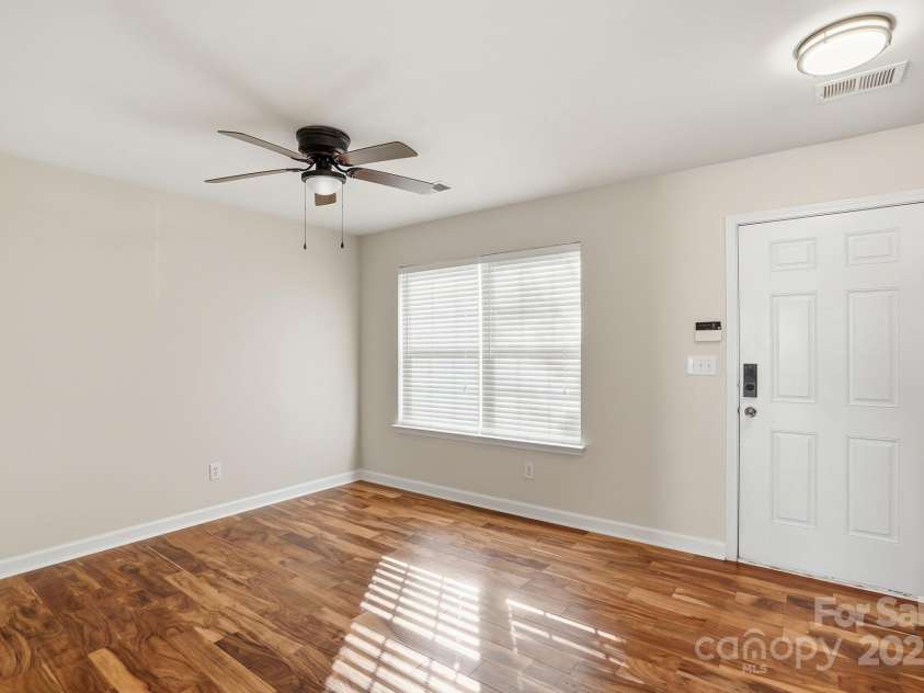 3855 Glenlea Commons Drive, Charlotte, NC 28216.  MLS# CAR4332269, YatesRealty ID 1756. 