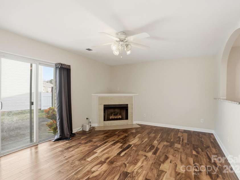 3855 Glenlea Commons Drive, Charlotte, NC 28216.  MLS# CAR4332269, YatesRealty ID 1756. 