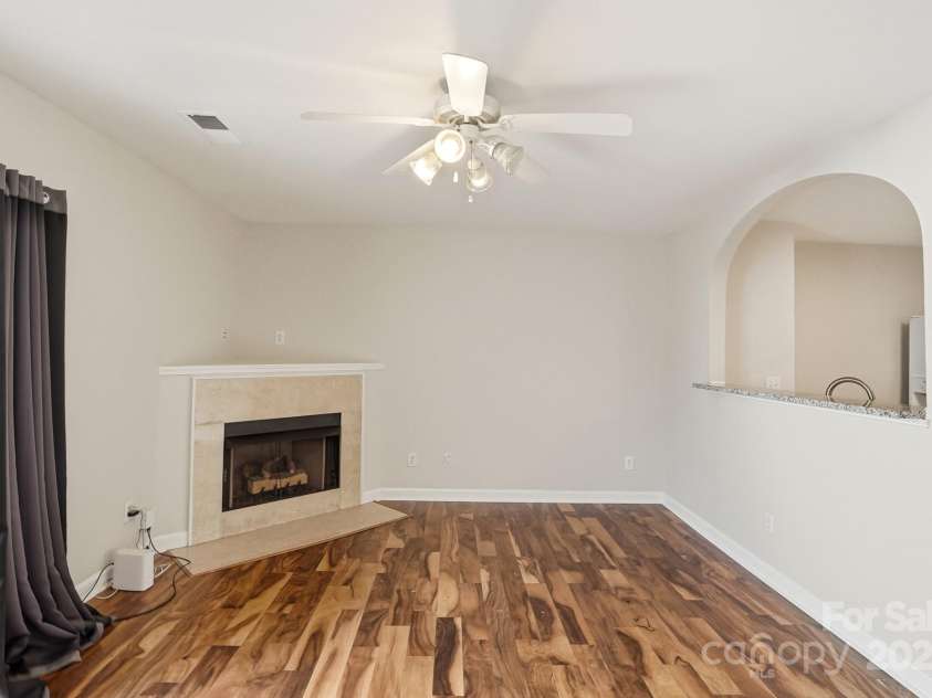 3855 Glenlea Commons Drive, Charlotte, NC 28216.  MLS# CAR4332269, YatesRealty ID 1756. 