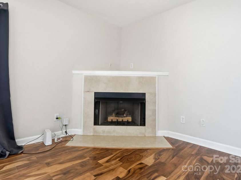 3855 Glenlea Commons Drive, Charlotte, NC 28216.  MLS# CAR4332269, YatesRealty ID 1756. 