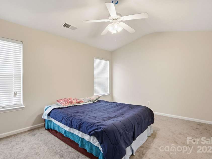 3855 Glenlea Commons Drive, Charlotte, NC 28216.  MLS# CAR4332269, YatesRealty ID 1756. 