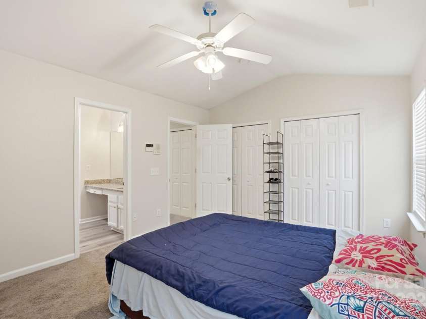 3855 Glenlea Commons Drive, Charlotte, NC 28216.  MLS# CAR4332269, YatesRealty ID 1756. 