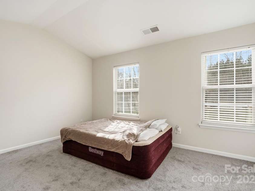 3855 Glenlea Commons Drive, Charlotte, NC 28216.  MLS# CAR4332269, YatesRealty ID 1756. 