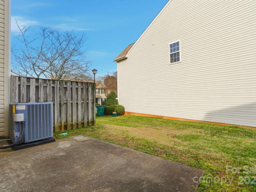 3855 Glenlea Commons Drive, Charlotte, NC 28216.  MLS# CAR4332269, YatesRealty ID 1756. 