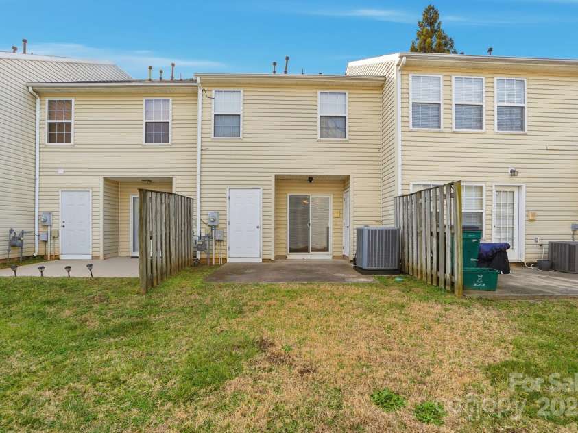 3855 Glenlea Commons Drive, Charlotte, NC 28216.  MLS# CAR4332269, YatesRealty ID 1756. 