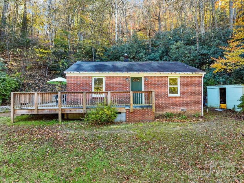 456 Rector Corner Road, Marshall, NC 28753.  MLS# CAR4319873, YatesRealty ID 1756. 