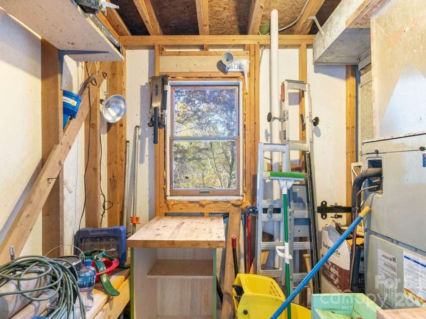 456 Rector Corner Road, Marshall, NC 28753.  MLS# CAR4319873, YatesRealty ID 1756. 