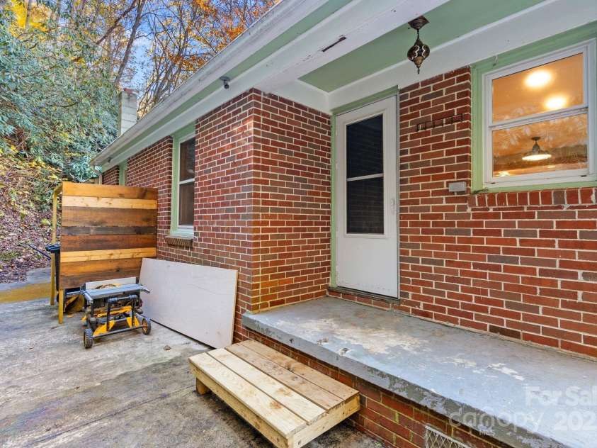 456 Rector Corner Road, Marshall, NC 28753.  MLS# CAR4319873, YatesRealty ID 1756. 