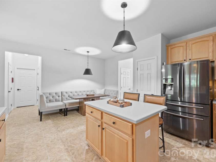 14569 Greenpoint Lane, Huntersville, NC 28078.  MLS# CAR4327431, YatesRealty ID 17560. Breakfast nook in kitchen