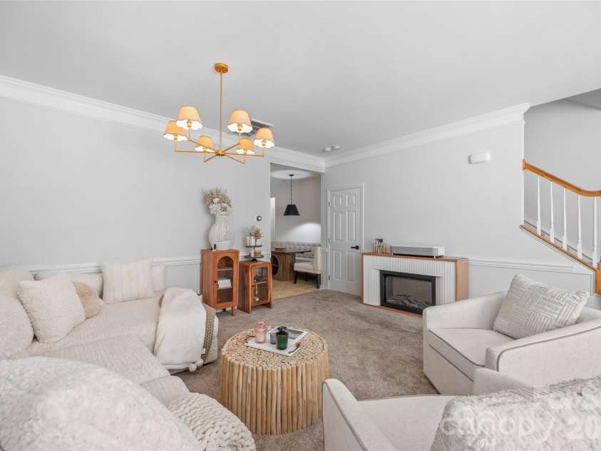 14569 Greenpoint Lane, Huntersville, NC 28078.  MLS# CAR4327431, YatesRealty ID 17560. Front sitting or dining room