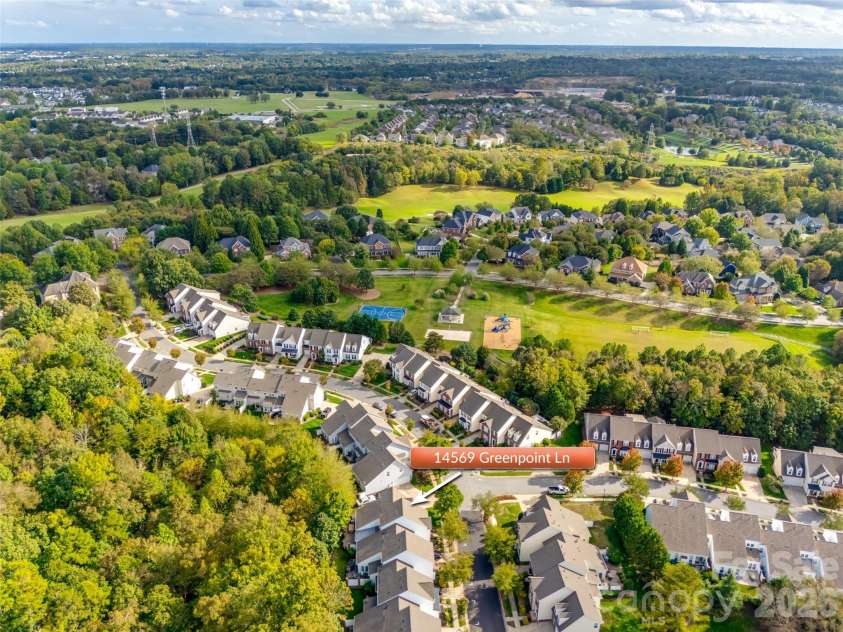 14569 Greenpoint Lane, Huntersville, NC 28078.  MLS# CAR4327431, YatesRealty ID 17560. Great location in the community