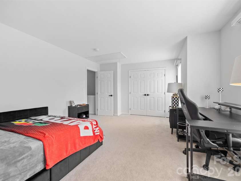 14569 Greenpoint Lane, Huntersville, NC 28078.  MLS# CAR4327431, YatesRealty ID 17560. Guest bedroom 1