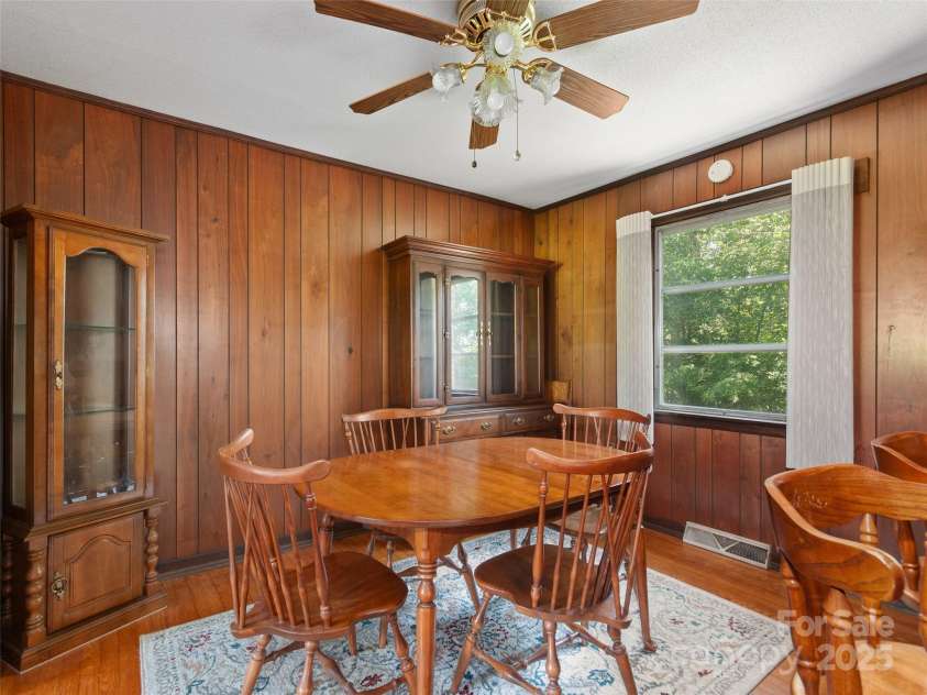 167 Panorama Drive, Franklin, NC 28734.  MLS# CAR4267910, YatesRealty ID 17561. 