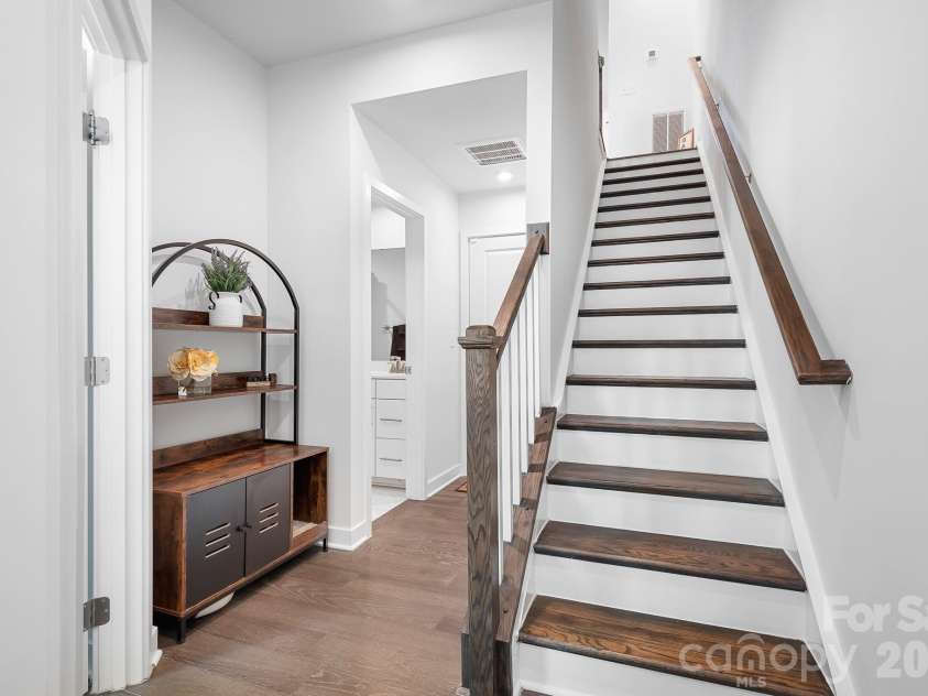 1226 Gleason Way, Charlotte, NC 28217.  MLS# CAR4336761, YatesRealty ID 17562. Welcoming first-floor entryway with a convenient drop-zone area