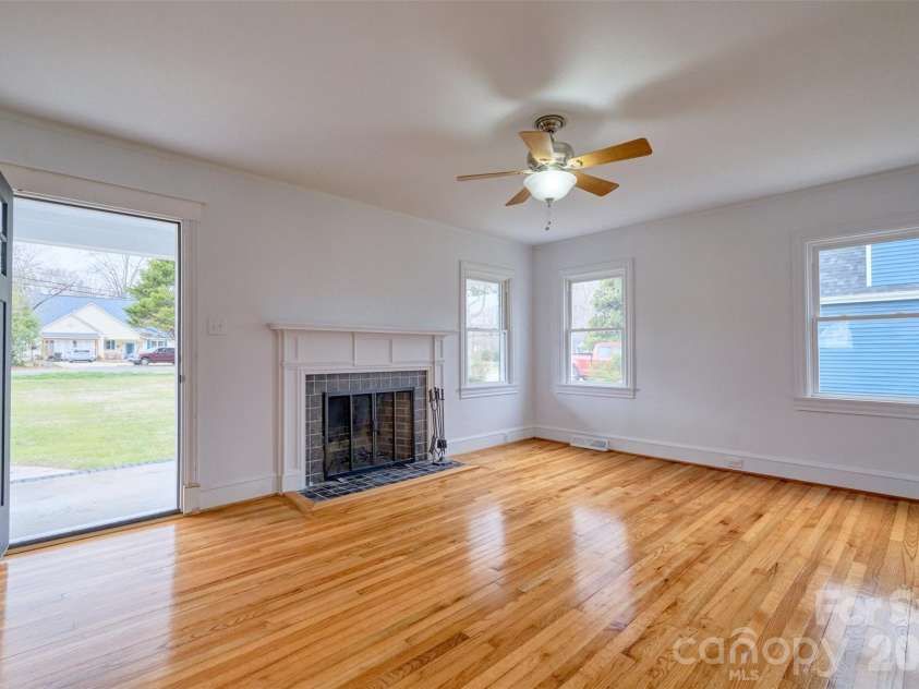 804 Congress Street, York, SC 29745.  MLS# CAR4351461, YatesRealty ID 17564. Beautifully refinished hardwoods