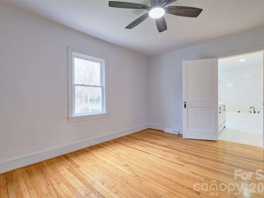 804 Congress Street, York, SC 29745.  MLS# CAR4351461, YatesRealty ID 17564. Master bedroom