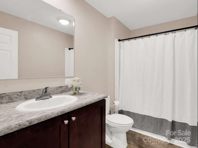 247-1 Bent Creek Ranch Road, Asheville, NC 28806.  MLS# CAR4266122, YatesRealty ID 17565. 2nd Full Bathroom