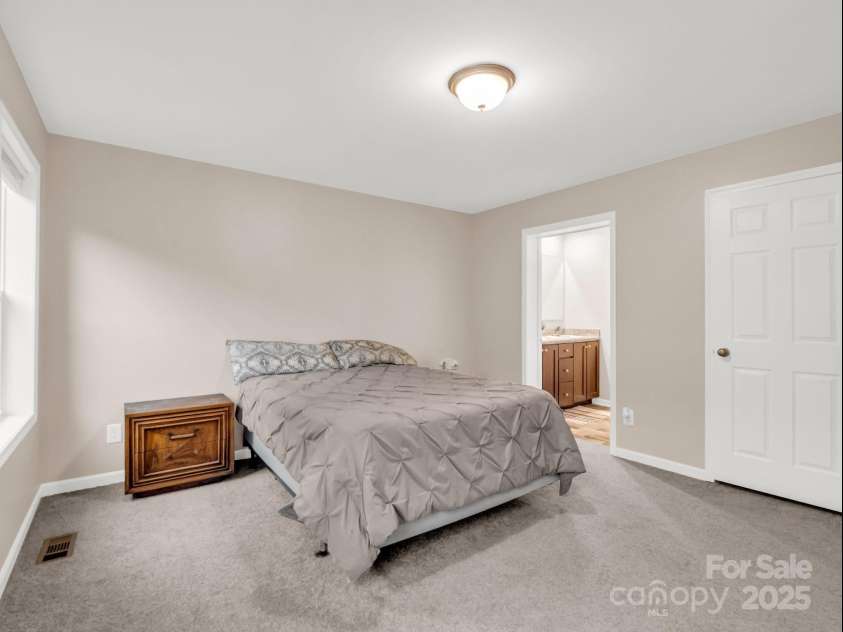 247-1 Bent Creek Ranch Road, Asheville, NC 28806.  MLS# CAR4266122, YatesRealty ID 17565. 