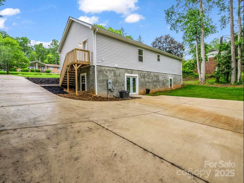 247-1 Bent Creek Ranch Road, Asheville, NC 28806.  MLS# CAR4266122, YatesRealty ID 17565. 