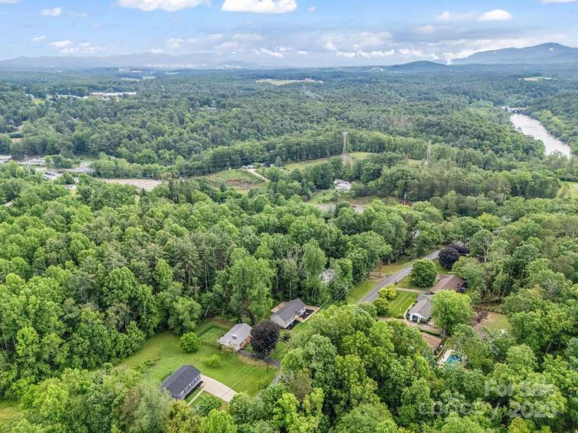 247-1 Bent Creek Ranch Road, Asheville, NC 28806.  MLS# CAR4266122, YatesRealty ID 17565. 