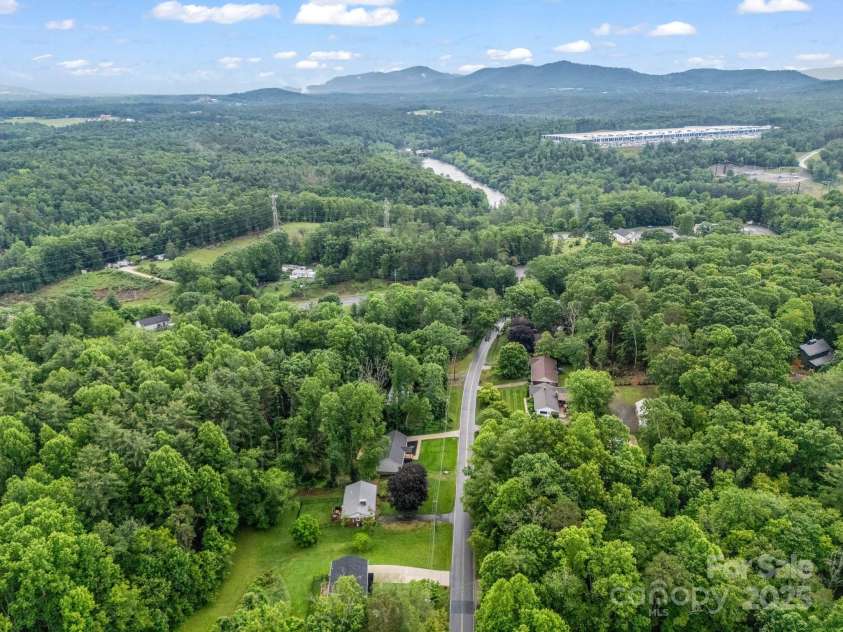 247-1 Bent Creek Ranch Road, Asheville, NC 28806.  MLS# CAR4266122, YatesRealty ID 17565. 