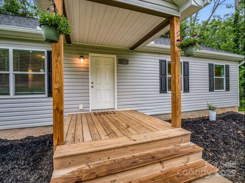 247-1 Bent Creek Ranch Road, Asheville, NC 28806.  MLS# CAR4266122, YatesRealty ID 17565. Covered front porch