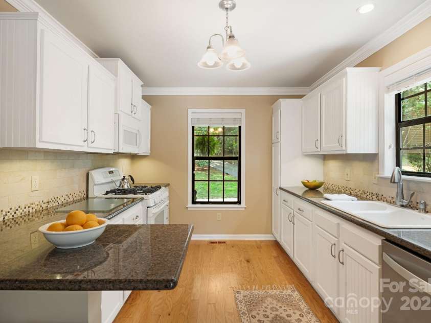 212 Riva Ridge Drive, Fairview, NC 28730.  MLS# CAR4267556, YatesRealty ID 17566. 