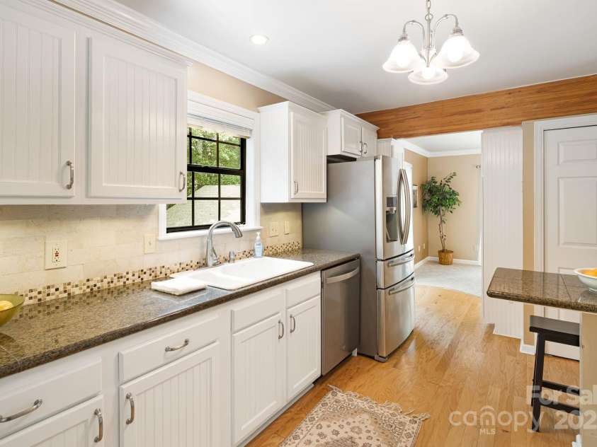 212 Riva Ridge Drive, Fairview, NC 28730.  MLS# CAR4267556, YatesRealty ID 17566. 