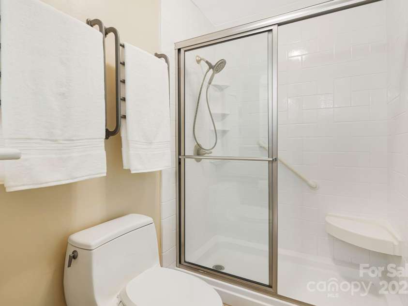 212 Riva Ridge Drive, Fairview, NC 28730.  MLS# CAR4267556, YatesRealty ID 17566. 