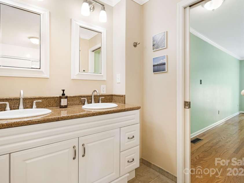 212 Riva Ridge Drive, Fairview, NC 28730.  MLS# CAR4267556, YatesRealty ID 17566. 