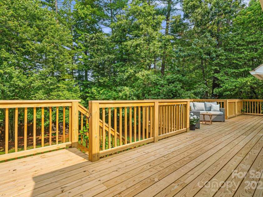 212 Riva Ridge Drive, Fairview, NC 28730.  MLS# CAR4267556, YatesRealty ID 17566. 
