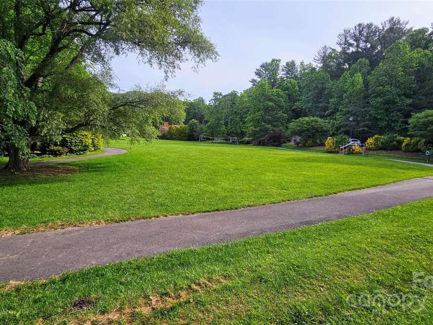 212 Riva Ridge Drive, Fairview, NC 28730.  MLS# CAR4267556, YatesRealty ID 17566. 