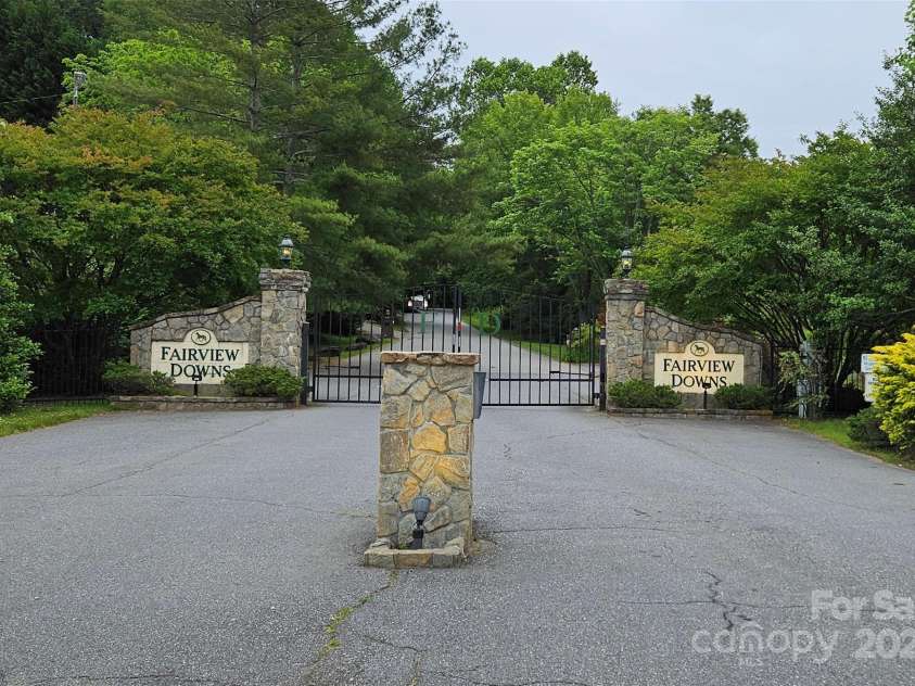 212 Riva Ridge Drive, Fairview, NC 28730.  MLS# CAR4267556, YatesRealty ID 17566. 