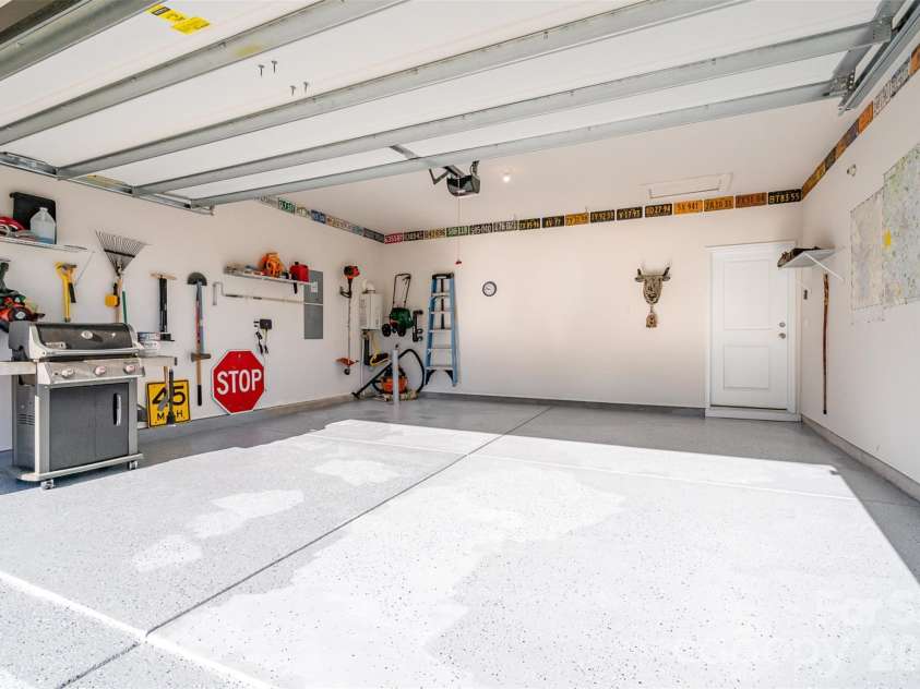 5043 Antebellum Drive, Iron Station, NC 28080.  MLS# CAR4396667, YatesRealty ID 17566. 