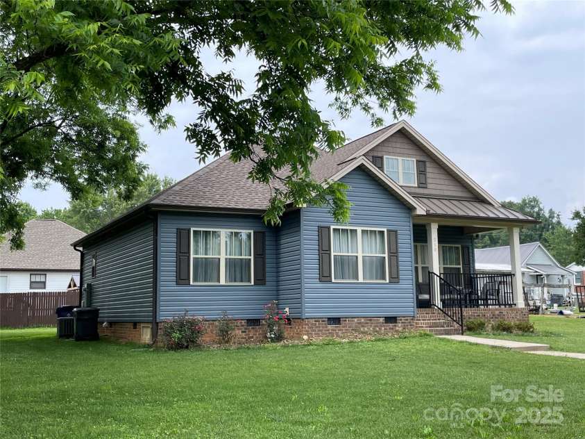 210 Rhyne Street, Stanley, NC 28164.  MLS# CAR4267786, YatesRealty ID 17568. 