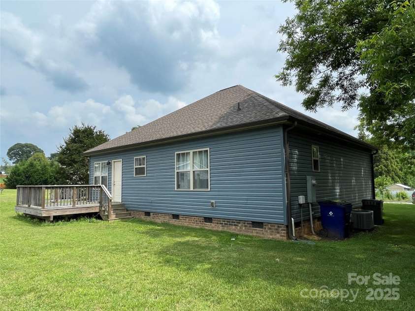 210 Rhyne Street, Stanley, NC 28164.  MLS# CAR4267786, YatesRealty ID 17568. 