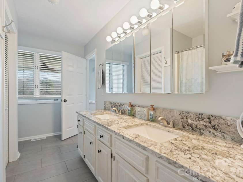 6234 Ruffin Lane, Conover, NC 28613.  MLS# CAR4362667, YatesRealty ID 17568. 