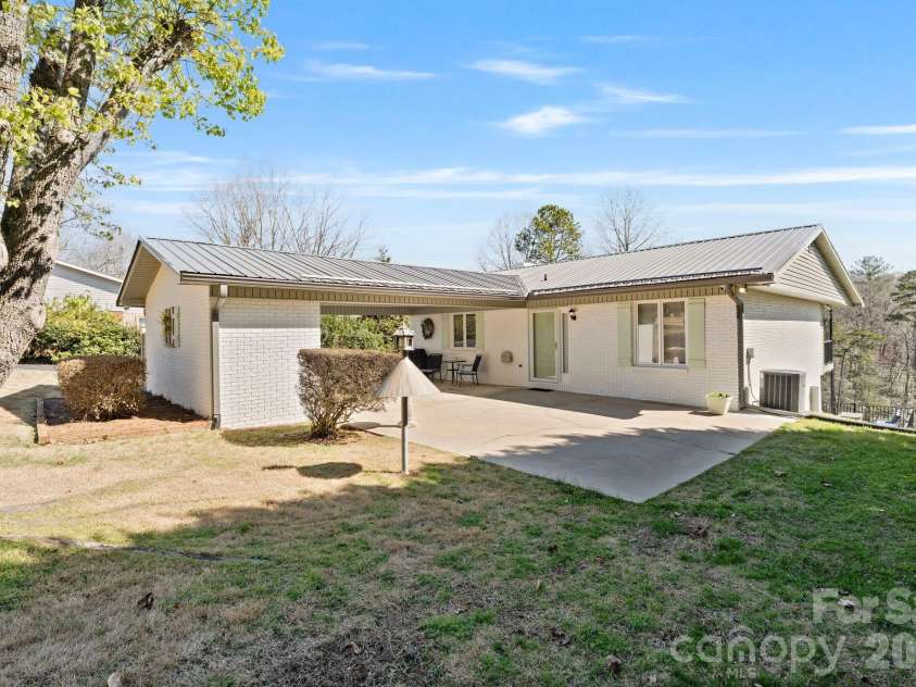 6234 Ruffin Lane, Conover, NC 28613.  MLS# CAR4362667, YatesRealty ID 17568. 