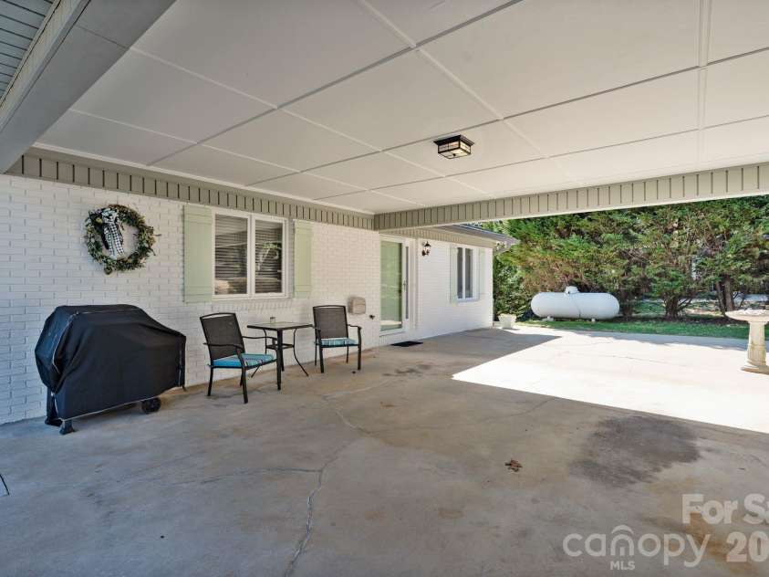 6234 Ruffin Lane, Conover, NC 28613.  MLS# CAR4362667, YatesRealty ID 17568. 