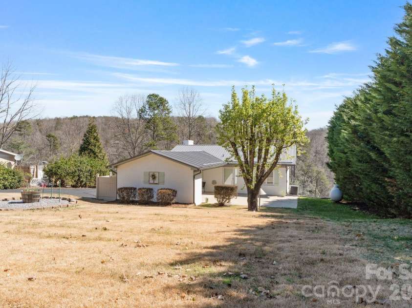 6234 Ruffin Lane, Conover, NC 28613.  MLS# CAR4362667, YatesRealty ID 17568. 