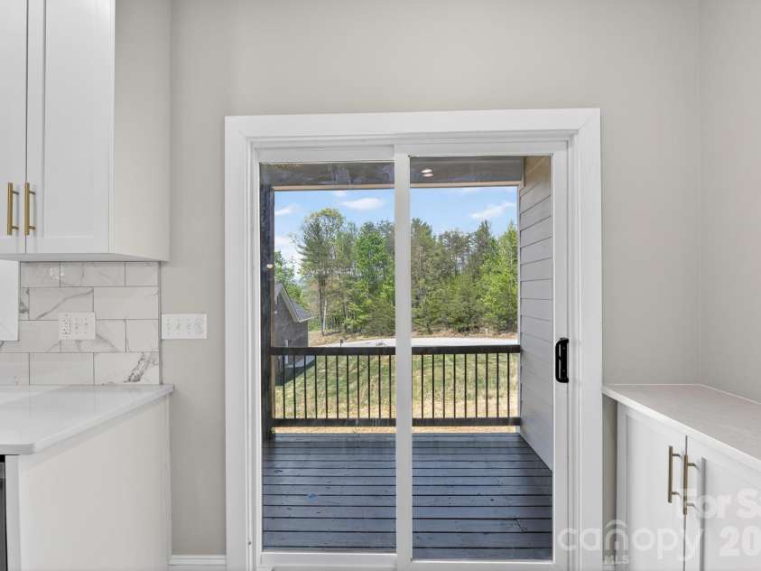 416 Whitmore Street, Lenoir, NC 28645.  MLS# CAR4363321, YatesRealty ID 17569. 