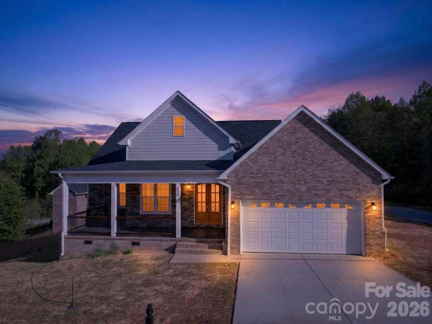 416 Whitmore Street, Lenoir, NC 28645.  MLS# CAR4363321, YatesRealty ID 17569. 