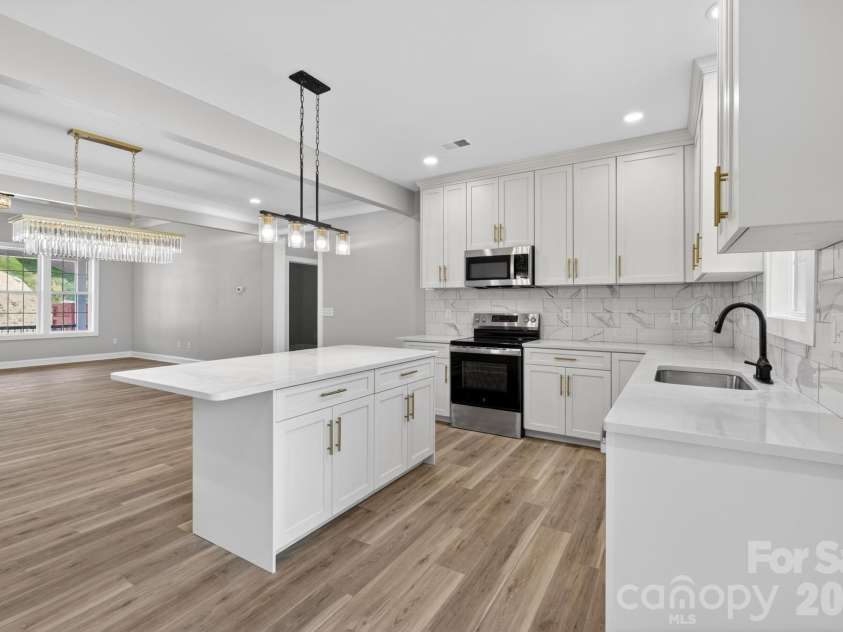 416 Whitmore Street, Lenoir, NC 28645.  MLS# CAR4363321, YatesRealty ID 17569. Kitchen