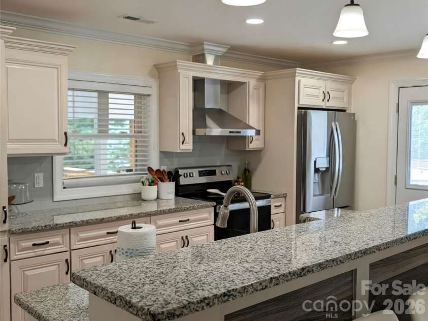 3220 Jonesberry Road, Matthews, NC 28105.  MLS# CAR4310603, YatesRealty ID 1757. 