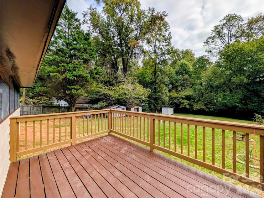3220 Jonesberry Road, Matthews, NC 28105.  MLS# CAR4310603, YatesRealty ID 1757. 